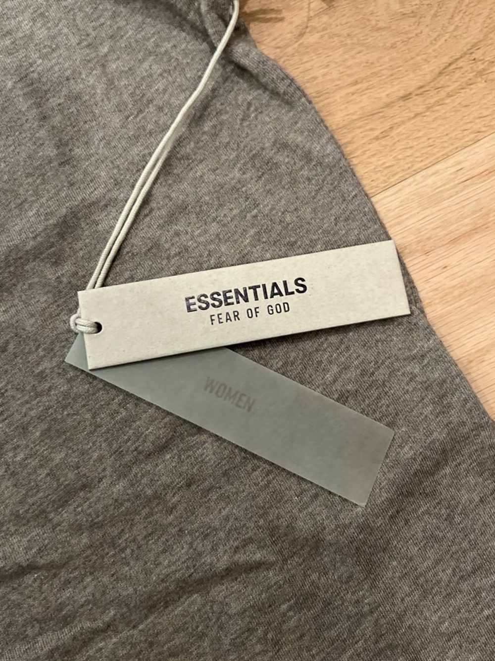 NEW women’s essentials t shirt - Picture 3 of 4